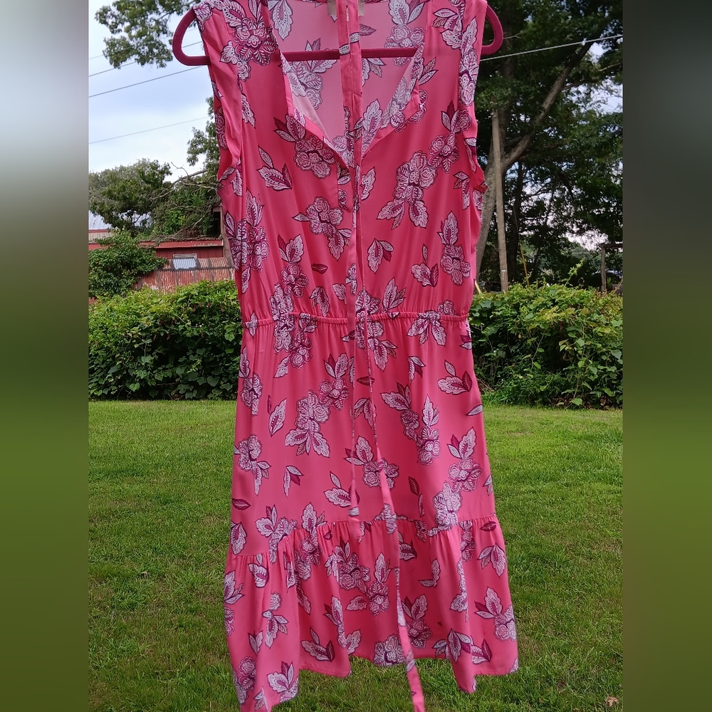 Woman's Loft Sleeveless Floral Dress